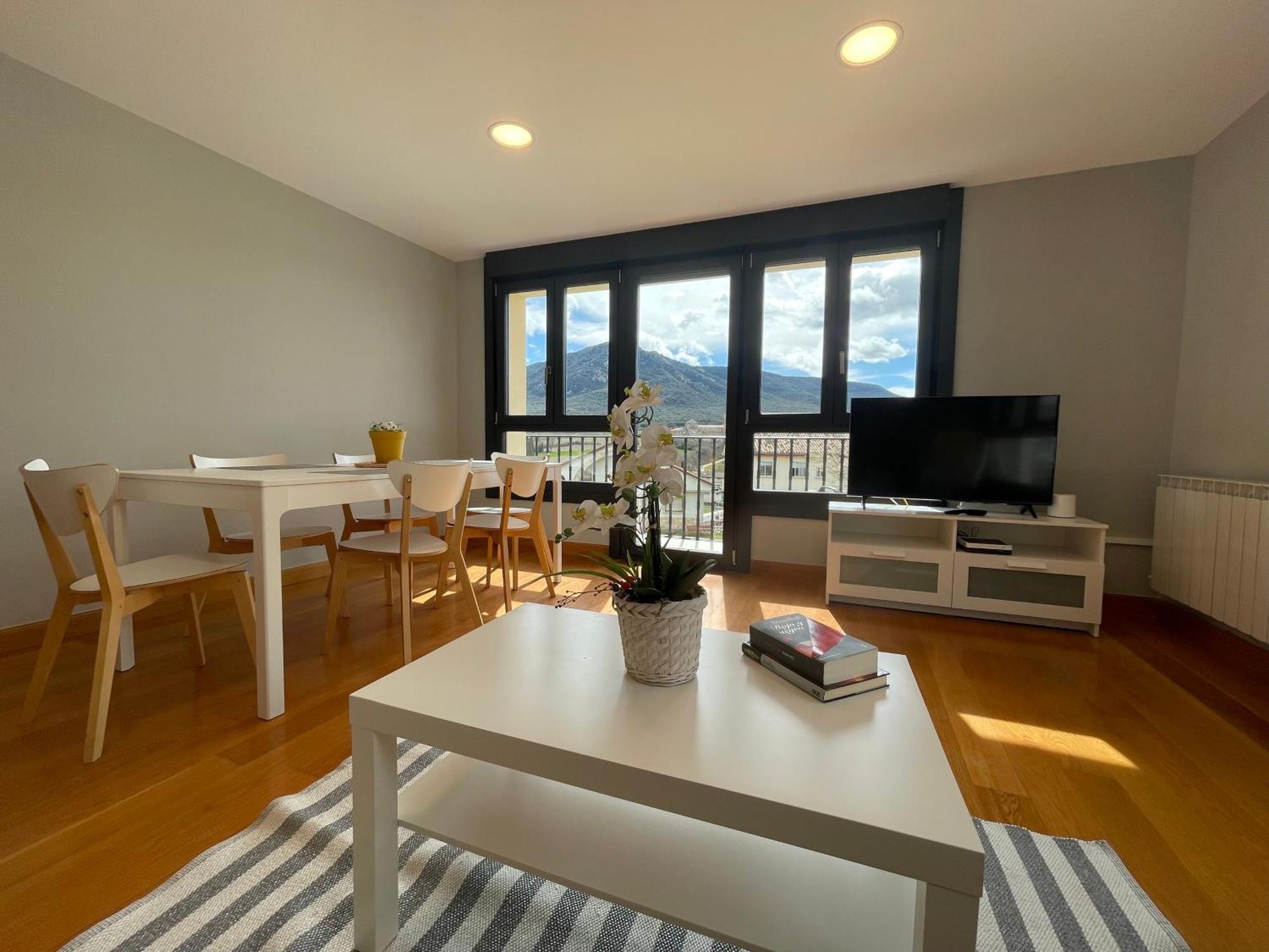 Apartamentos Montejurra Ayegui Екстериор снимка