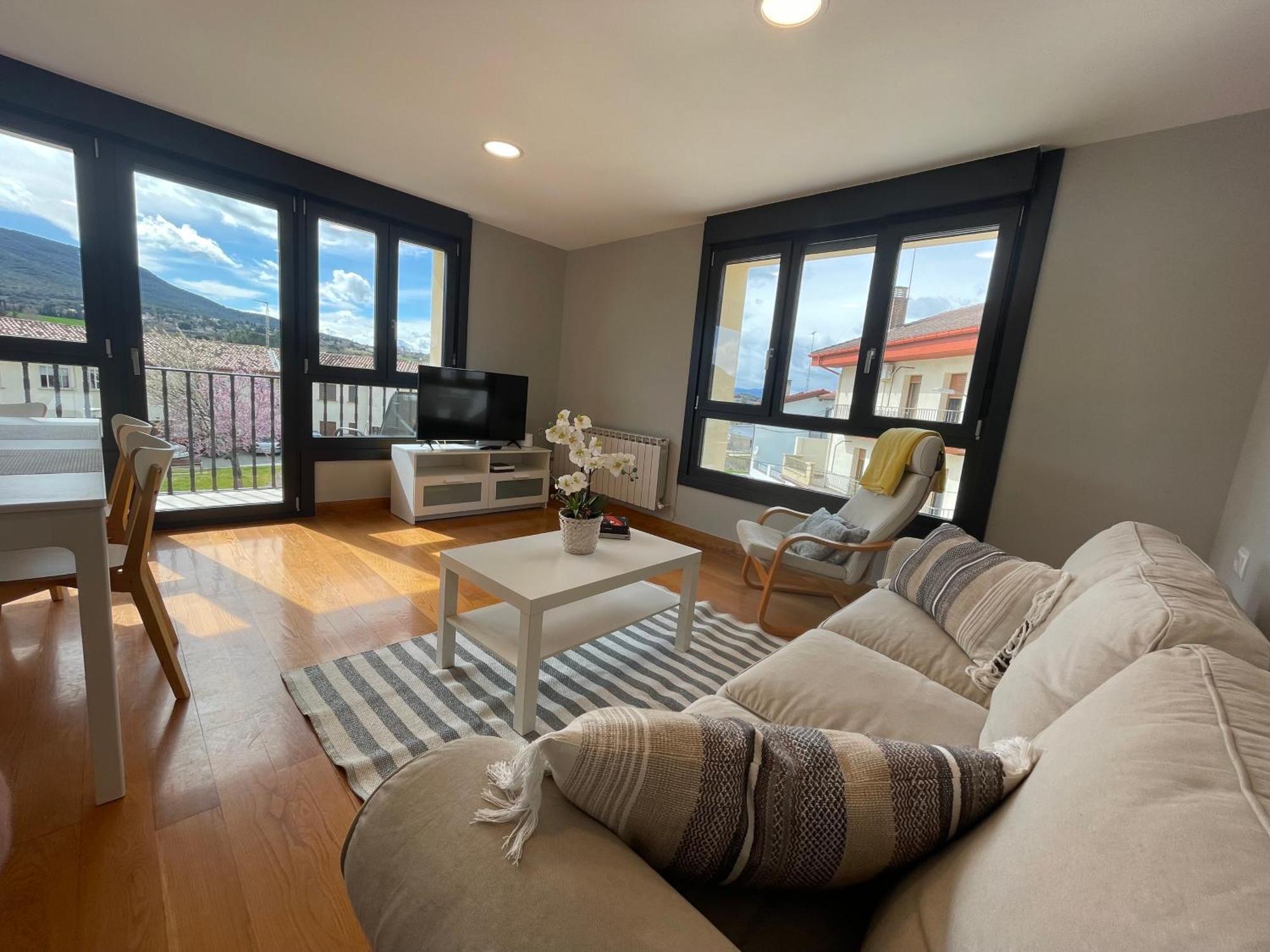 Apartamentos Montejurra Ayegui Екстериор снимка