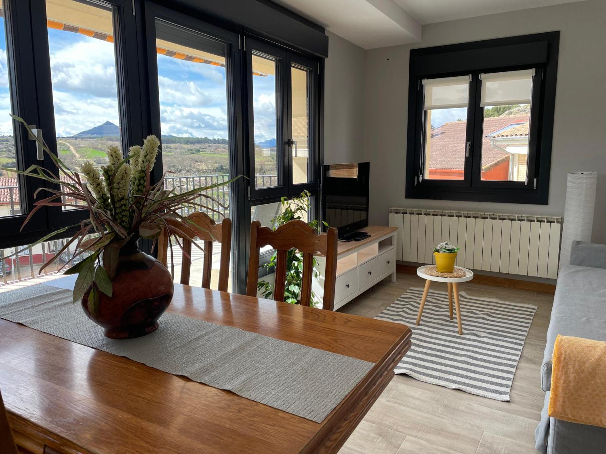 Apartamentos Montejurra Ayegui Екстериор снимка