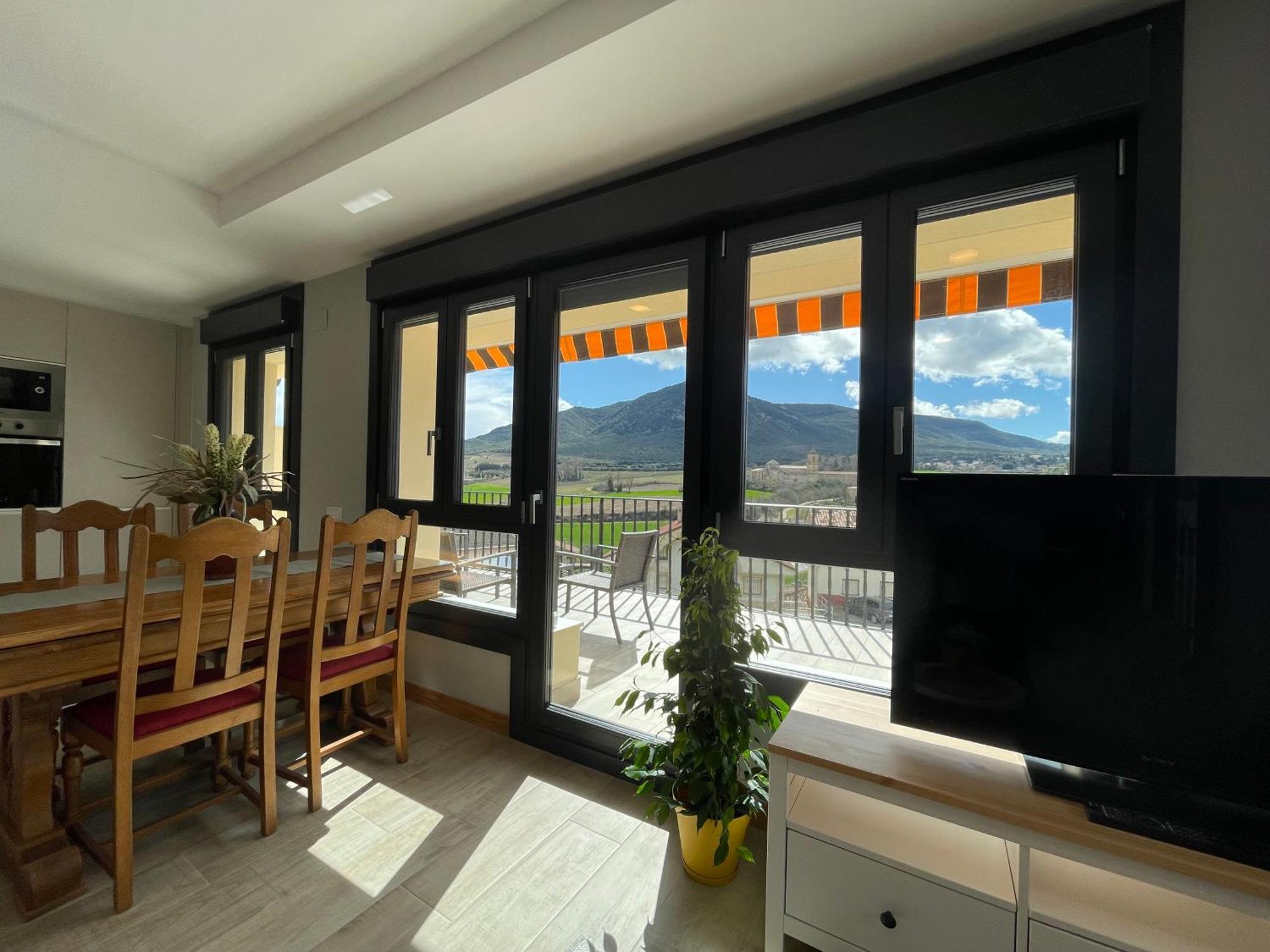 Apartamentos Montejurra Ayegui Екстериор снимка