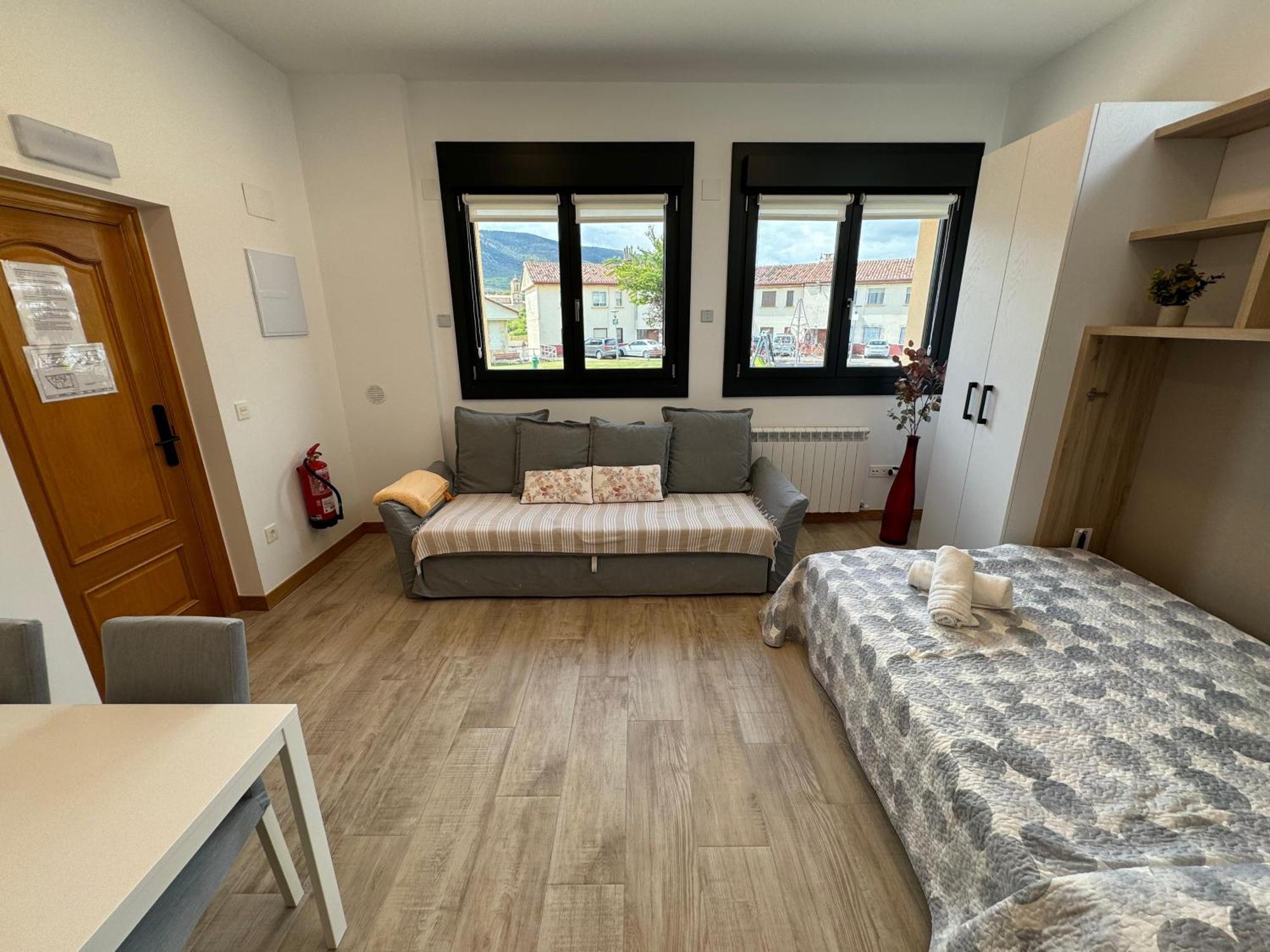 Apartamentos Montejurra Ayegui Екстериор снимка